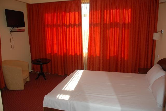 Hotel Coliseum 卡拉法特 客房 照片