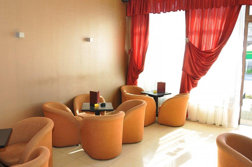 Hotel Coliseum 卡拉法特 外观 照片